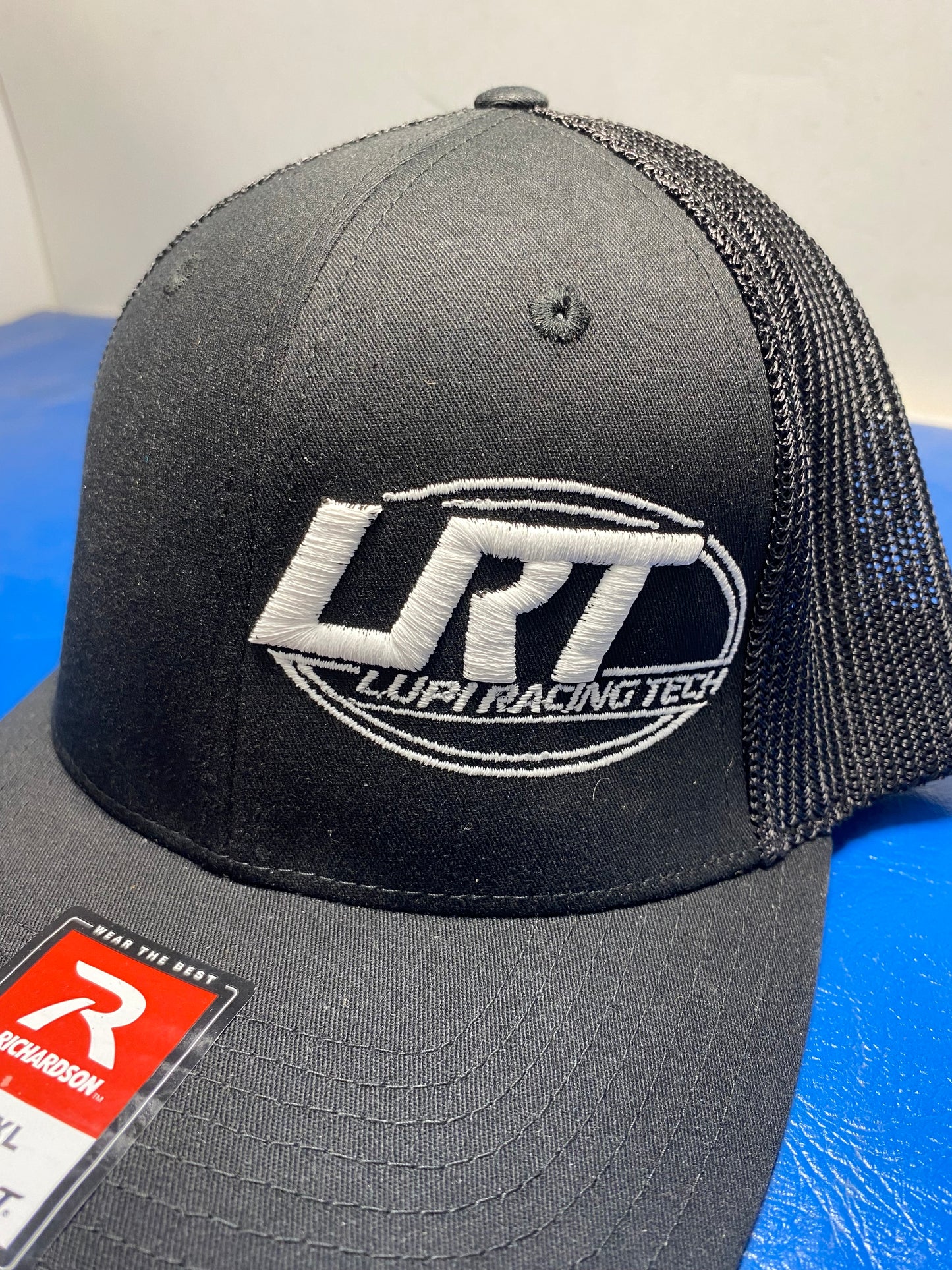 Flexfit mesh style hats