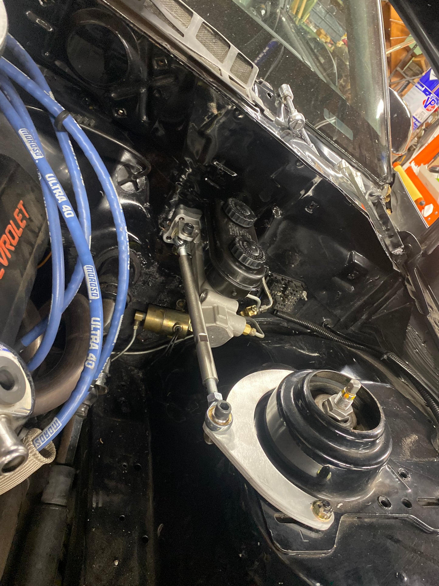 Master cylinder brace